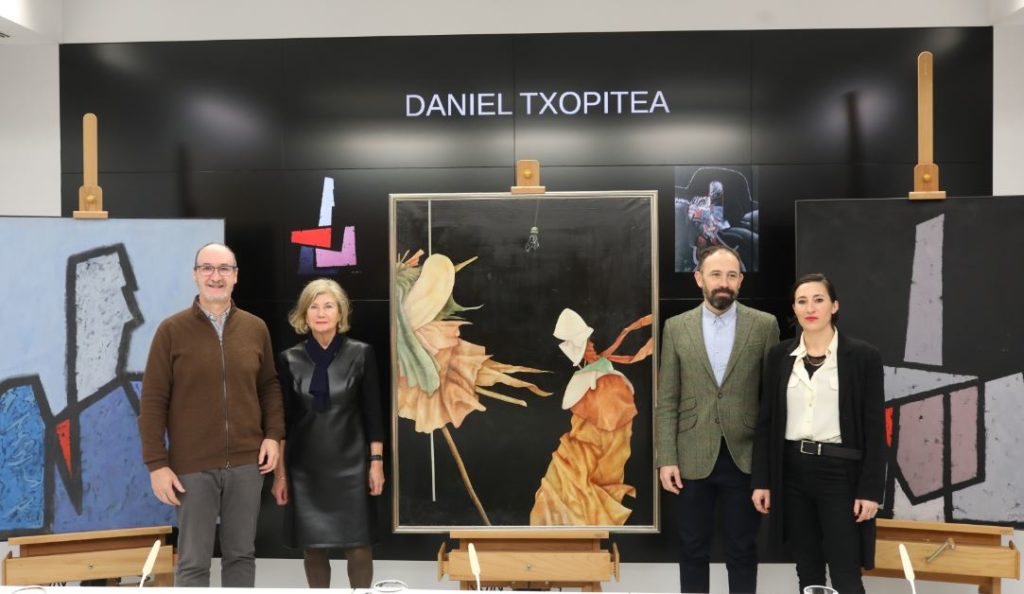 Daniel Txopitea artistaren hogei margolan Gordailura eraman dituzte