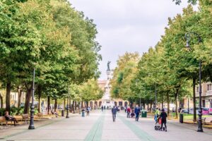 Sarasate pasealekuari eta Iruñeko sorginei buruzko historia hizpide ekainean antolatu dituzten ibilaldi gidatuetan