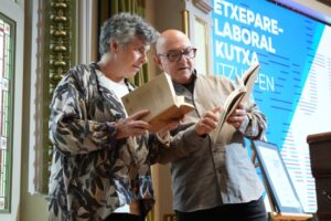 Manel Rodriguez-Castello eta Contrabando argitaletxeak eskuratu dute Etxepare – Laboral Kutxa Itzulpen Saria