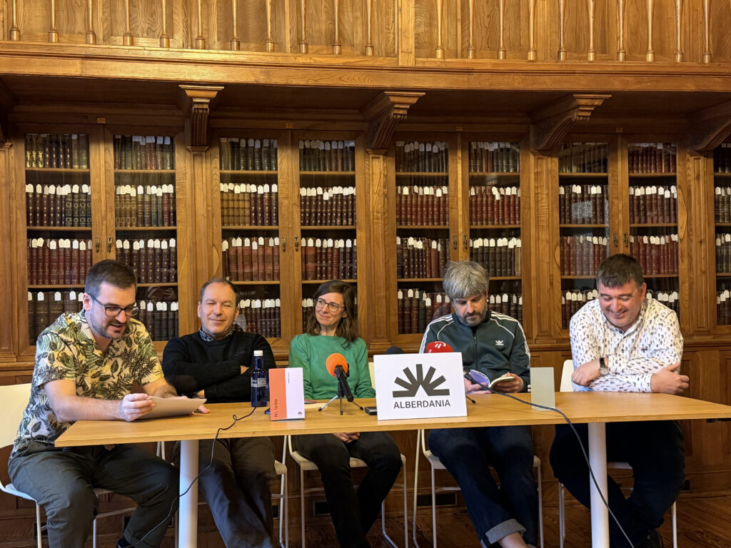 Logo eta ‘Patrika’ bilduma berriak aurkeztu ditu Alberdania argitaletxeak