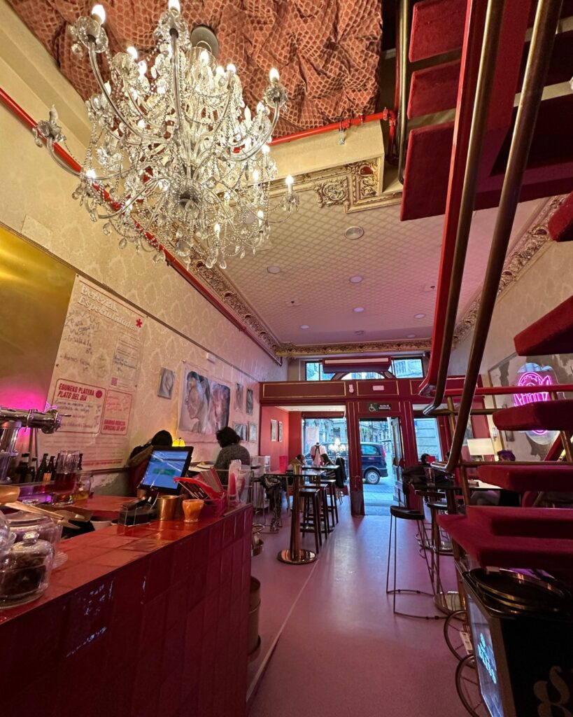 Emakumeek neurozientzietan duten funtsezko papera aldarrikatzen duen jardunaldia antolatu dute Bilboko La Sinsorga gunean