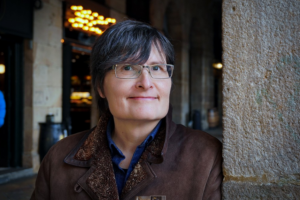 Irene Arrarats zuzentzaile eta itzultzailea euskaltzain oso izendatu du Euskaltzaindiak