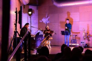 ‘Ai Gure Juaneteak!’, musika eta antzerkiaren artean dagoen ikuskizuna Bilboko Pabellon 6 aretora iritsiko da asteburuan