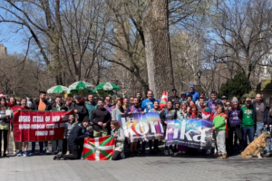 Korrika Munduan ekimena abiatu dute