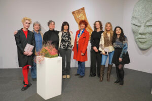 Euskal Emakume Eskultoreak Elkarteak ‘Eskultoreak HEMEN ORAIN’ erakusketa kolektiboa ireki du Bilbon