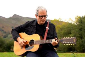 Ruper Ordorikak eta Mugalariak taldeak ‘Lurra ikutu barik’ diskoa aurkeztuko dute Loraldia Festibalean