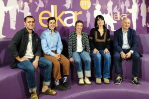 Behatokia eta Javier Andrada, Xabier Etxeberria eta Maria Reyes Olloqui dira Elkar sarien aurtengo irabazleak
