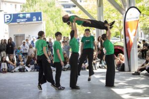 Ikastoletako gazteek euskal kulturaren plaza piztu zuten larunbatean, Arrasaten