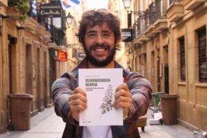 [Bideoa] Markel Elortzak Palestinako gatazka ulertzeko hamar gako bildu ditu ‘Olibondoaren herria’ liburuan