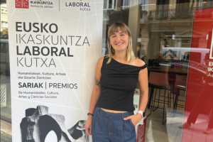 Maddi Alberdik irabazi du Eusko Ikaskuntza Gazte Saria