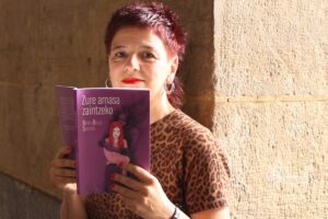 [Bideoa] Nerea Baldak zaintzaren argi-ilunak ekarri ditu ‘Zure arnasa zaintzeko’ eleberrira