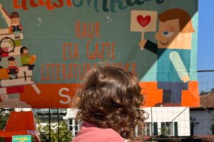 Haur eta gazteak euskal literaturara erakartzeko liburu azoka egingo dute urriaren 9an eta 10ean, Saran
