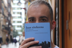 [Bideoa] Gorka Etxebarriak Herri Batasunaren sorreraren testuinguru historikoa aztertu du ‘Izan zitekeena’ saiakeran