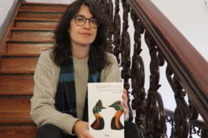 [Bideoa] Maialen Berasategik bakardadearen erromantizazioa landu du ‘Erreplika’ lehen nobelan